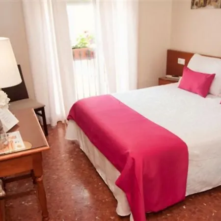 Hotel Romerito 2*